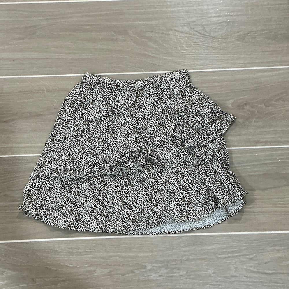 Women's Black and White Skirt